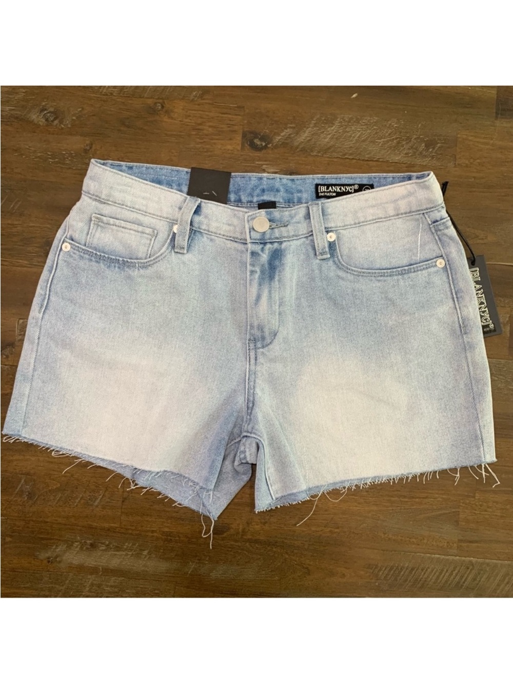 Blank NYC the Fulton roll up cutoff short in light wash NEW size 28
